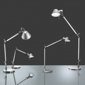 ARTEMIDE stolní lampa Tolomeo Midi s podstavcem šedá