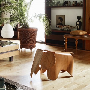 VITRA stolička Eames Elephant dřevěná