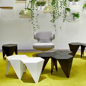 VITRA stolek Prismatic Table bílý