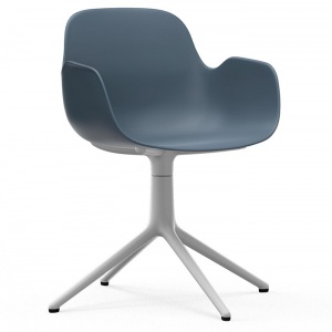 NORMANN COPENHAGEN židle Form Swivel s područkami modrá