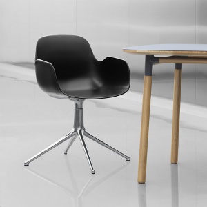 NORMANN COPENHAGEN židle Form Swivel s područkami šedá
