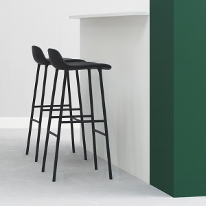 NORMANN COPENHAGEN barová židle Form Wood černá