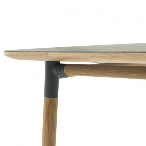 NORMANN COPENHAGEN stůl Form 120x120 zelený