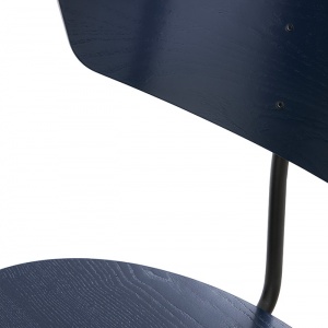 FERM LIVING židle Herman Chair tmavě modrá