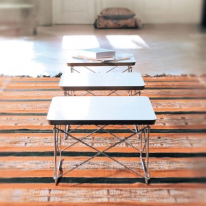 VITRA stolek Occasional Table LTR masivní ořech s chromem