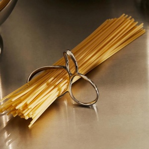 ALESSI odměrka na špagety Voile růžové zlato