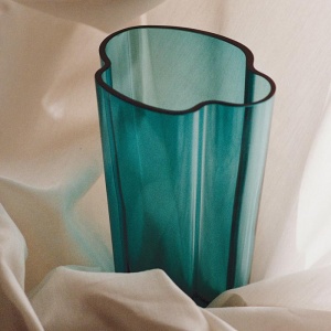 IITTALA váza Savoy 220 mm mořská modrá