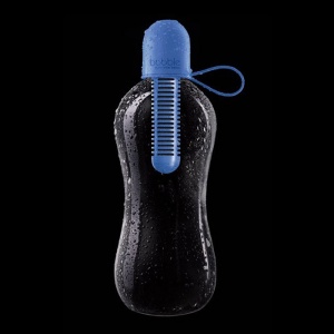 BOBBLE láhev na vodu 550 ml tmavomodrá se silikonovým víčkem