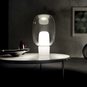 FOSCARINI stolní lampa Yoko fialová
