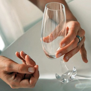 ALESSI sklenice Bettina na bílé víno a vodu