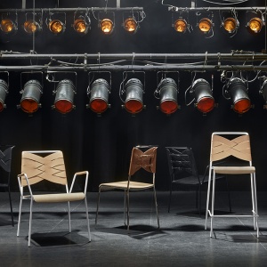 DESIGN HOUSE STOCKHOLM židle Torso s područkami jasan
