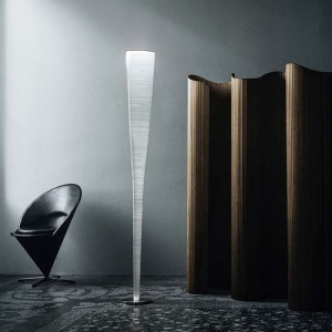 FOSCARINI stojací lampa Mite černá