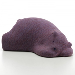 VITRA dekorace Resting Bear fialová