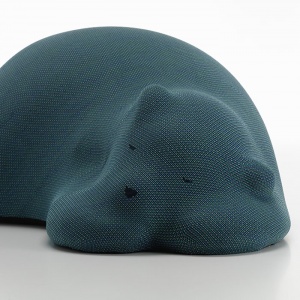 VITRA dekorace Resting Bear tyrkysová