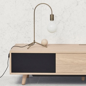 BOLIA stolní lampa Piper
