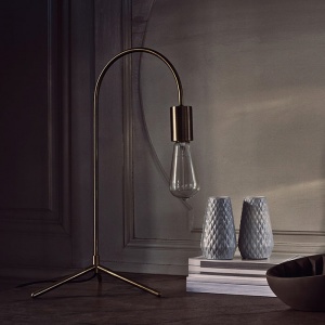 BOLIA stolní lampa Piper