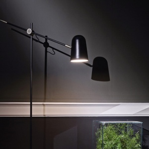 BOLIA stojací lampa Bureau černá