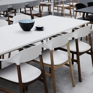 NORMANN COPENHAGEN židle Herit Smoked Oak s područkami šedozelená