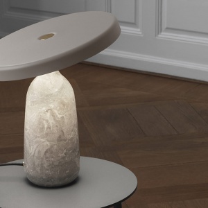 NORMANN COPENHAGEN stolní lampa Eddy černá