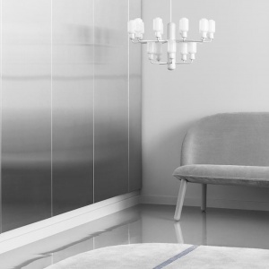 NORMANN COPENHAGEN závěsné svítidlo Amp Chandelier zlaté/zelené malé