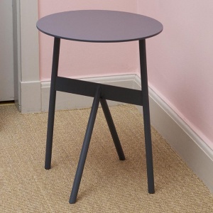 NORMANN COPENHAGEN stolek Stock Table vínově červený