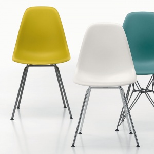 VITRA židle DSX bílá s černou podnoží - z expozice