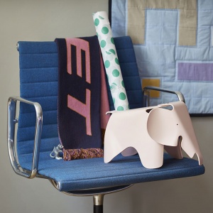 VITRA stolička Eames Elephant malá bílá