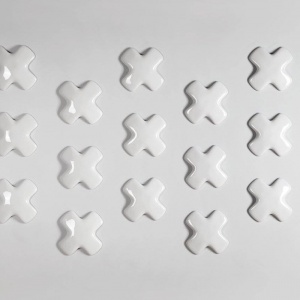 PIRŠČ PORCELAIN 3D tapeta Kříž zlatý