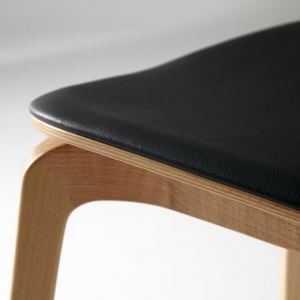 ONDARRETA židle Bob Wood Stained Beech celopolstrovaná