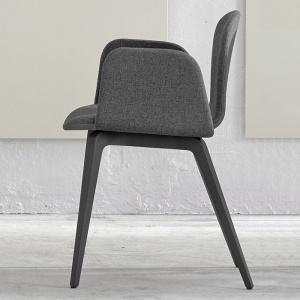 ONDARRETA židle Bob XL s područkami Stained Beech celopolstrovaná