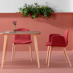 ONDARRETA židle Bob XL s područkami Stained Beech celopolstrovaná