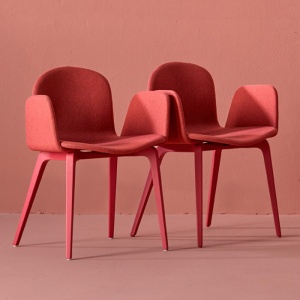 ONDARRETA židle Bob XL s područkami Lacquered beech celopolstrovaná