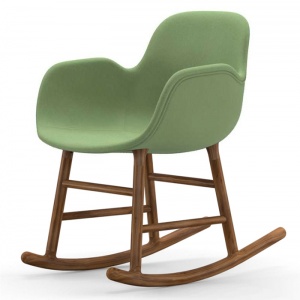 NORMANN COPENHAGEN houpací křeslo Form s područkami polstrované