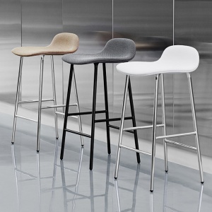 NORMANN COPENHAGEN barová židle Form Chrome černá
