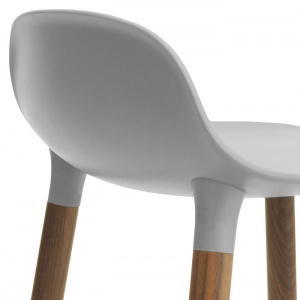 NORMANN COPENHAGEN barová židle Form Wood červená