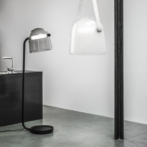 BROKIS stojací lampa Mona Medium transparentní