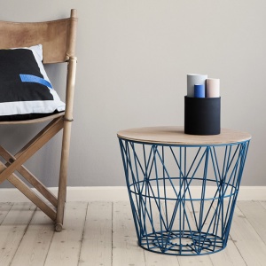 FERM LIVING podnož stolku Wire Basket malá petrolejově modrá