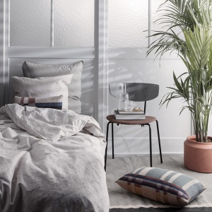 FERM LIVING židle Herman Chair s polstrováním tmavě modrá/tmavě modrá