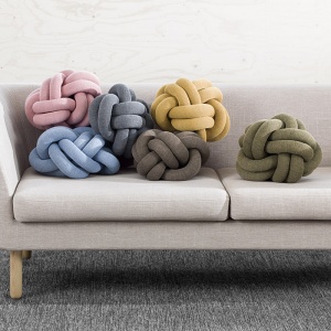 DESIGN HOUSE STOCKHOLM polštář Knot světle modrý