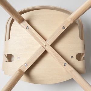DESIGN HOUSE STOCKHOLM židle Wick chair s dřevěným podnožím černá