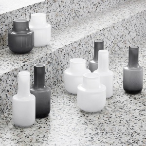 NORMANN COPENHAGEN váza Still vysoká šedá