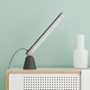 NORMANN COPENHAGEN stolní lampa Acrobat pískově žlutá