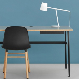 NORMANN COPENHAGEN stolní lampa Momento petrolejově zelená