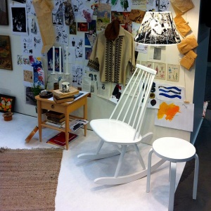 ARTEK stolička Stool E60 černá