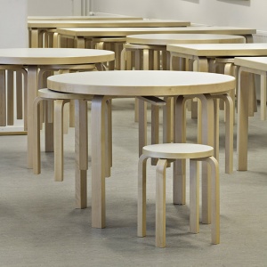ARTEK stolička Stool E60 černá