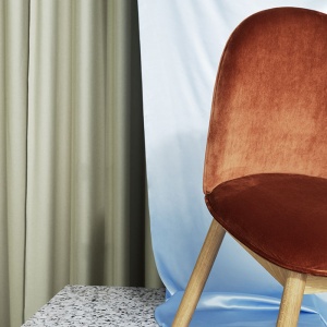 NORMANN COPENHAGEN pohovka Ace Black Oak vlna