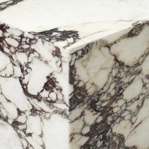 AUDO (MENU) stolek Plinth vysoký Rose Calacatta Viola Marble