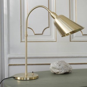 &TRADITION stolní lampa Bellevue AJ8 mosaz