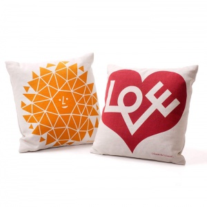VITRA polštář Graphic Print Love