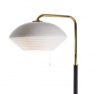 ARTEK stojací lampa A811 mosaz